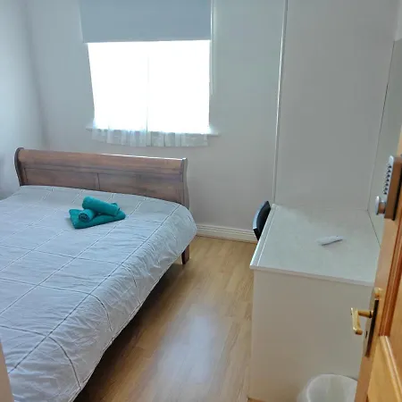 4 Bed House In Dublin15 Апартаменты Phibblestown