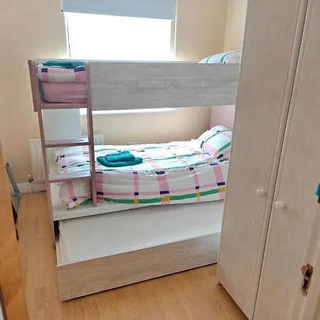 公寓 4 Bed House 9 Adults *