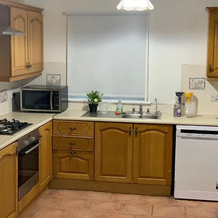 公寓 4 Bed House 9 Adults *